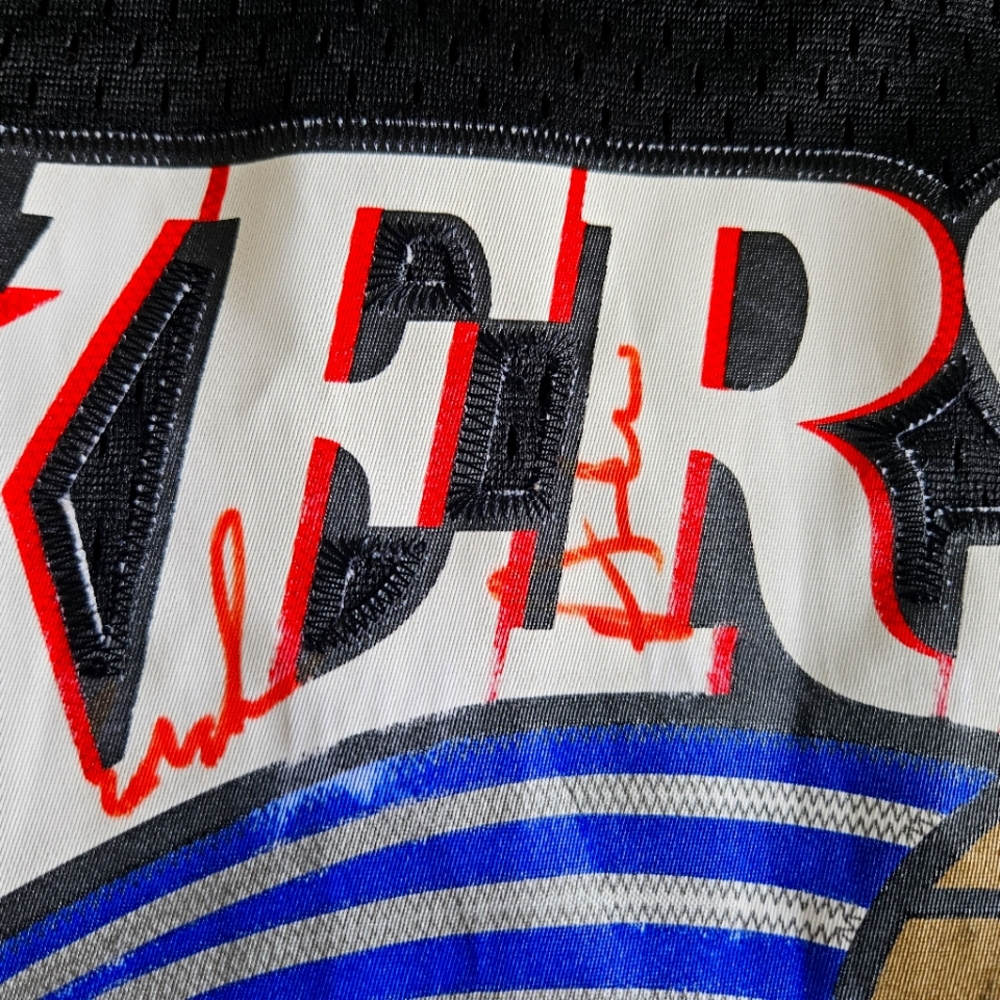 Signed Andre Iguodala Jersey - Picture 4 of 7